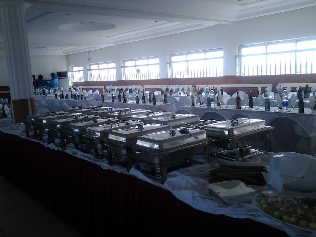 Afrique Hotel Douala Airport Екстер'єр фото