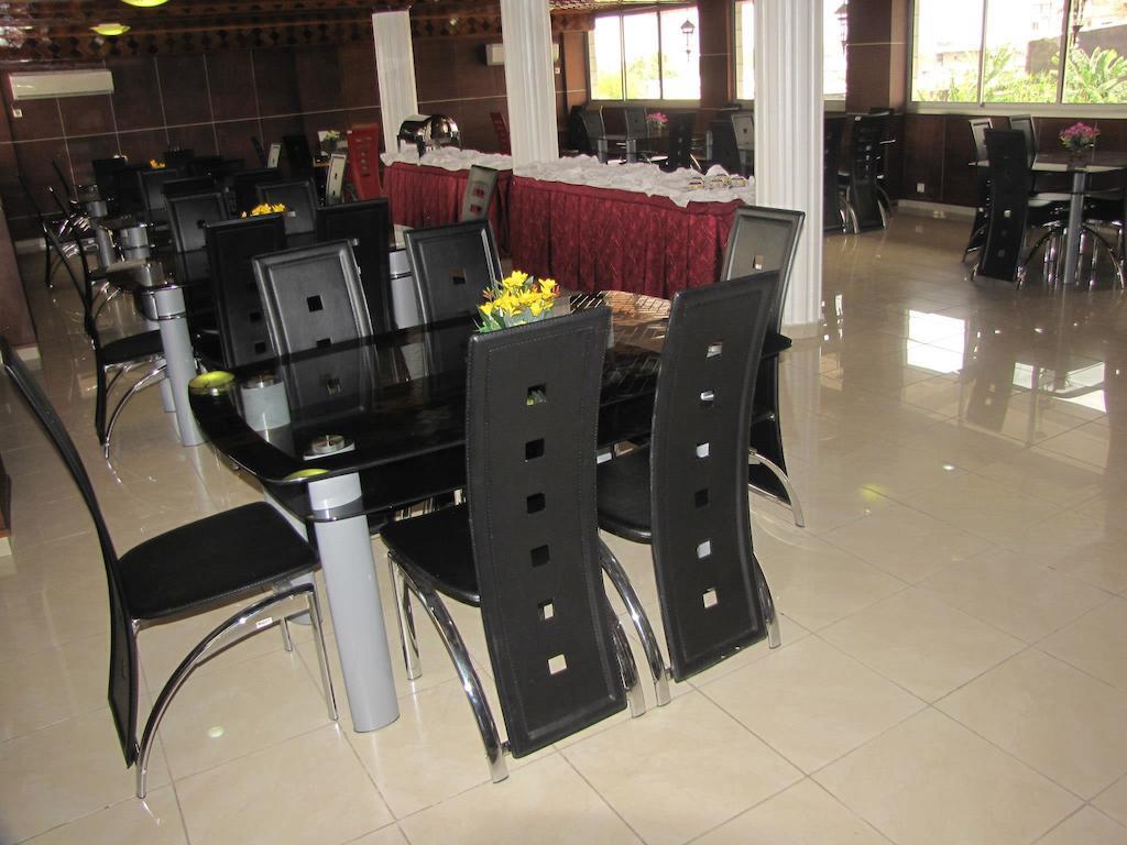 Afrique Hotel Douala Airport Екстер'єр фото