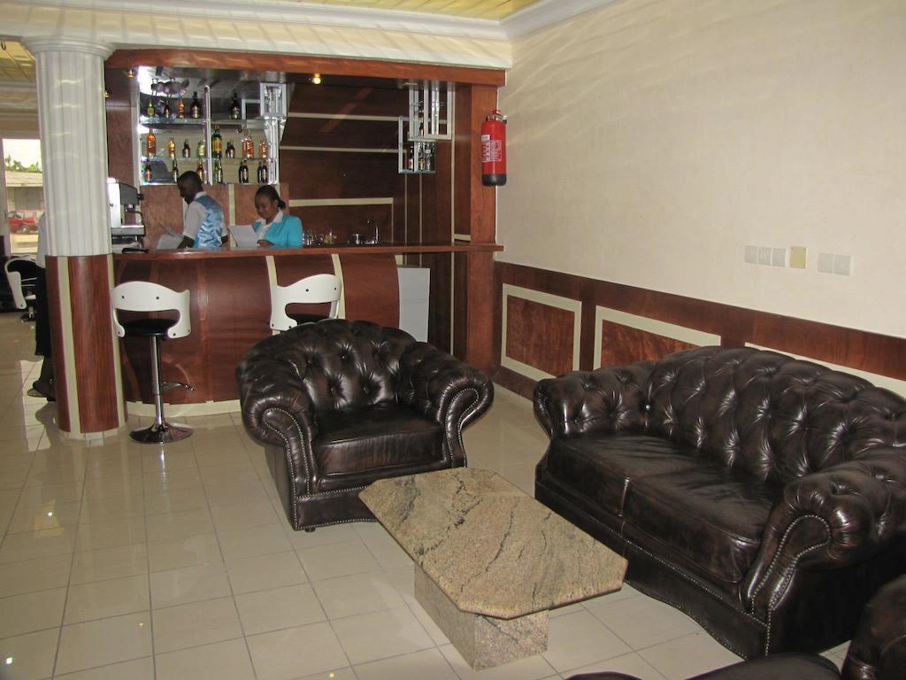 Afrique Hotel Douala Airport Екстер'єр фото