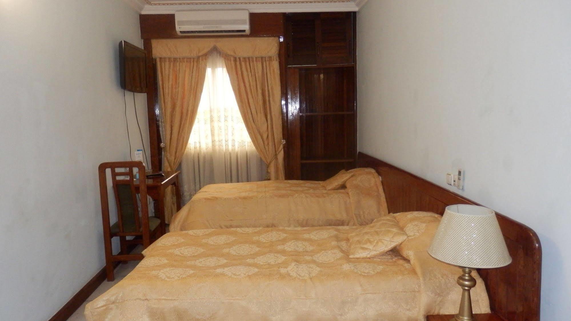 Afrique Hotel Douala Airport Екстер'єр фото