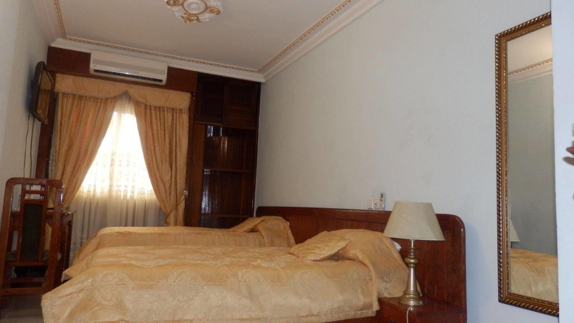 Afrique Hotel Douala Airport Екстер'єр фото